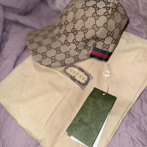 Gucci GG Beige Monogram Cap